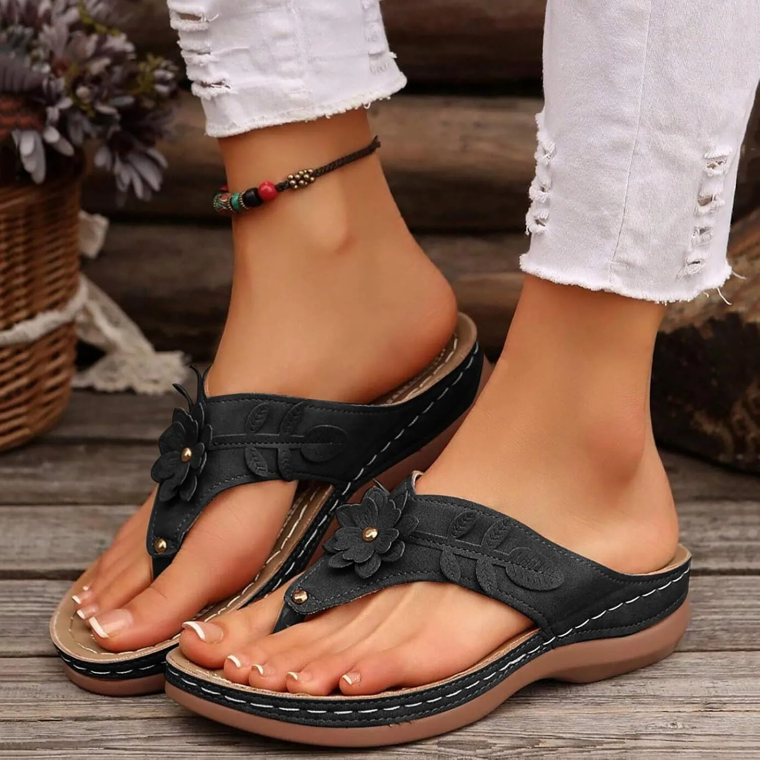 Flip Flops for Women 2025 Summer Beach Sandals Wedge Sandals for Women Comfortable Sandal with Arch Support Fashion Flip Flops Slip on Beach Dressy Sandal on Beach Trendy Shoes 2025