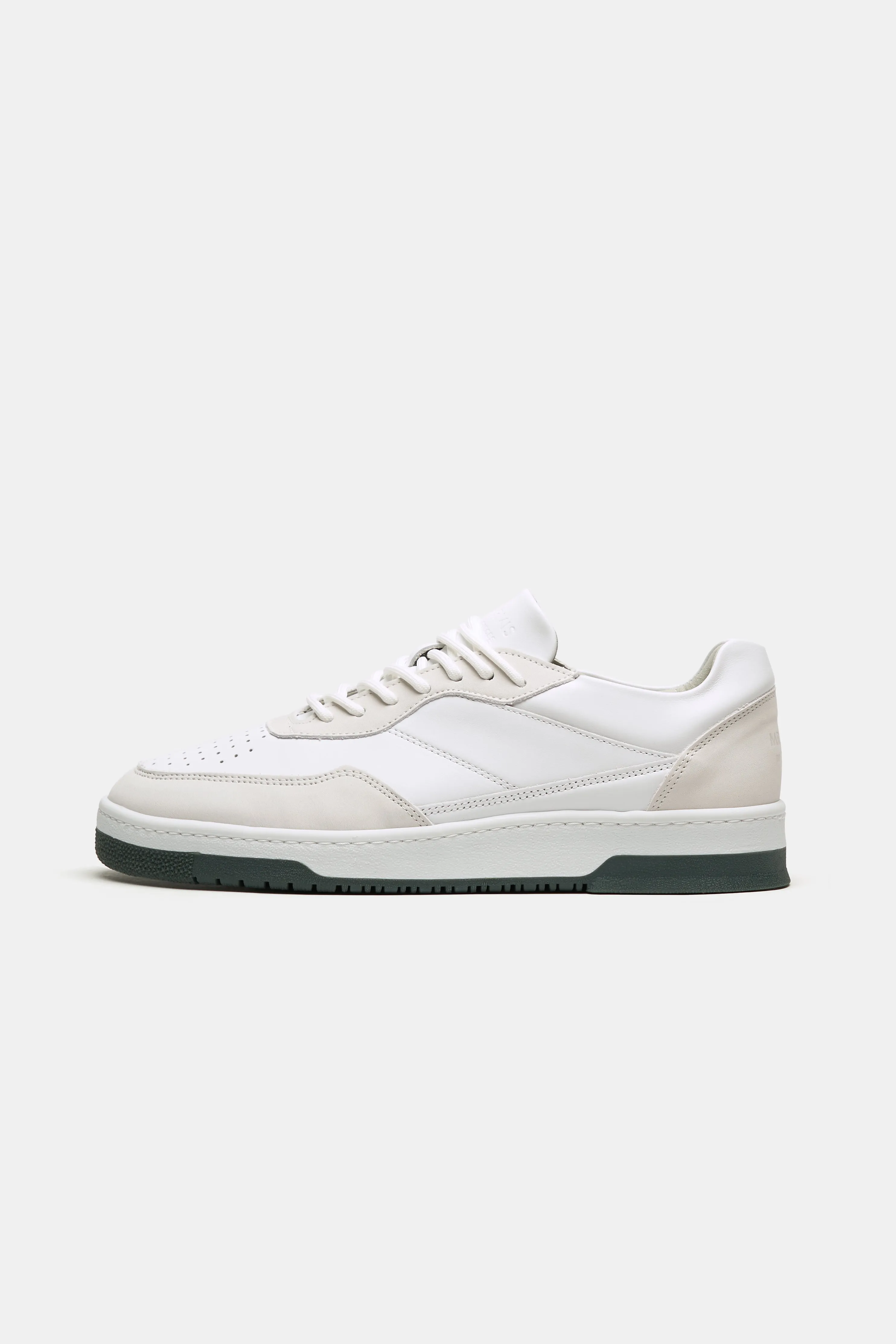 Lakes * The Classic Sneakers